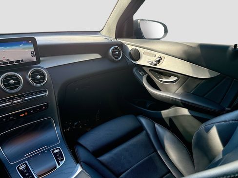 Used 2022 Mercedes-Benz GLC 300 w/ AMG Line image 21