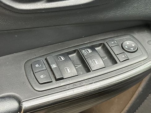 Used 2014 Jeep Cherokee Limited w/ Technology Group AWD/4WD image 13