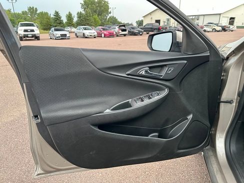 Used 2024 Chevrolet Malibu LT FWD image 11