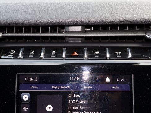 Used 2023 Jeep Grand Cherokee Altitude image 22