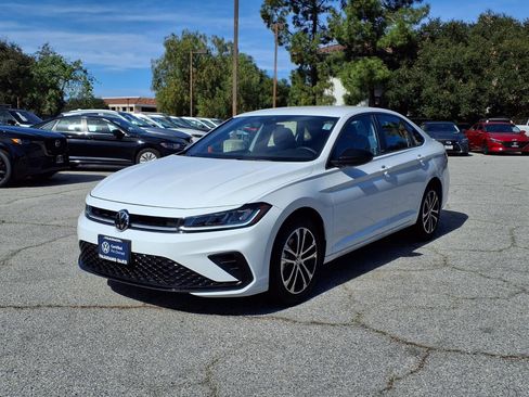 Certified 2025 Volkswagen Jetta Sport image 27