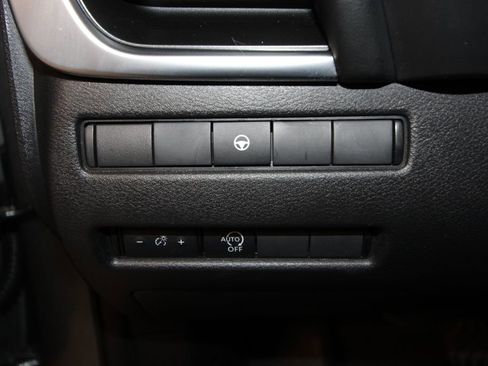 Used 2023 Nissan Rogue SV image 9