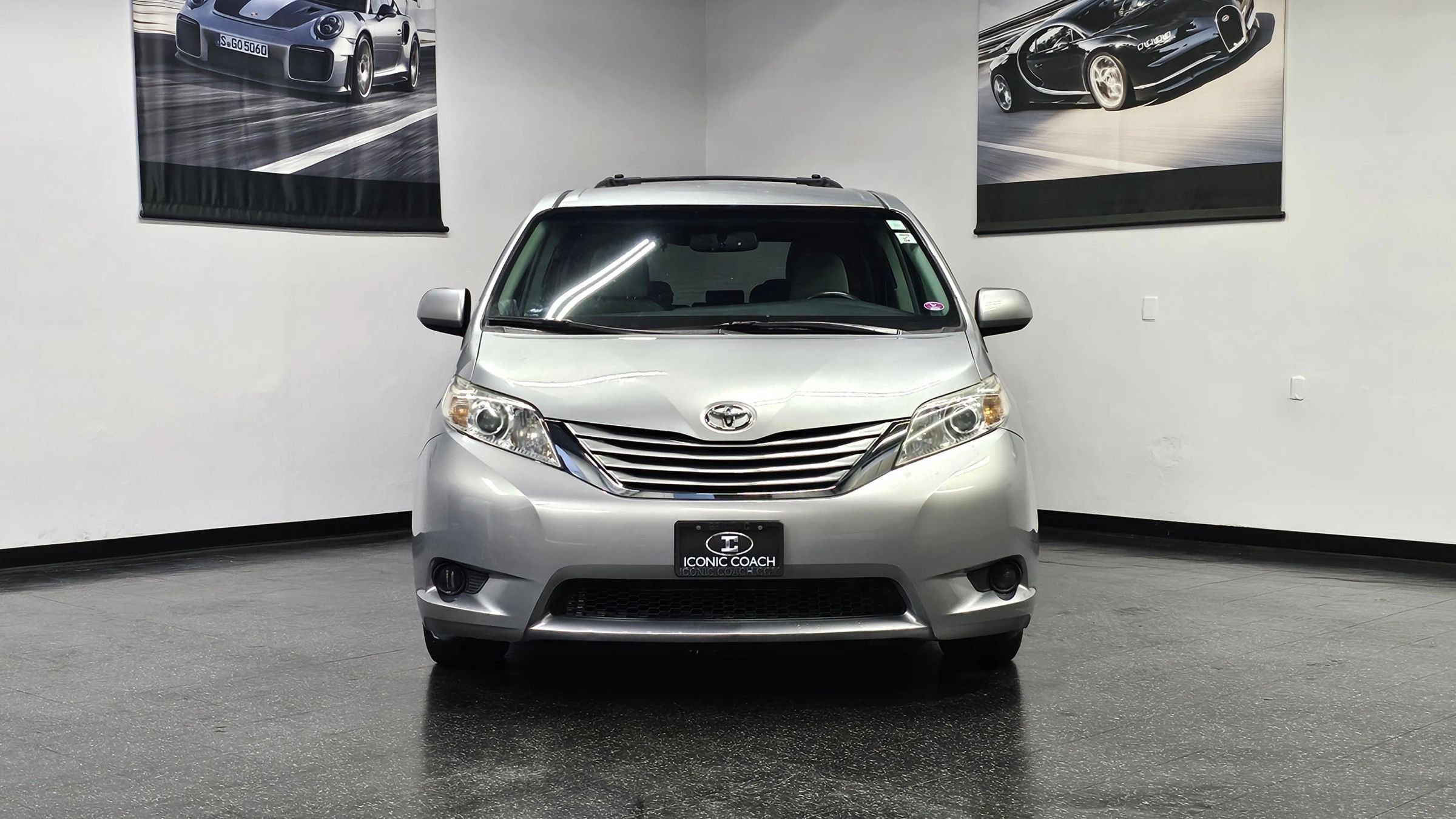 Used 2016 Toyota Sienna LE FWD image 4