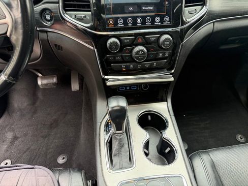 Used 2021 Jeep Grand Cherokee Limited w/ Luxury Group II AWD/4WD image 26