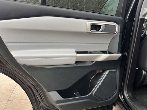 Used 2023 Ford Explorer XLT w/ Equipment Group 202A image 17