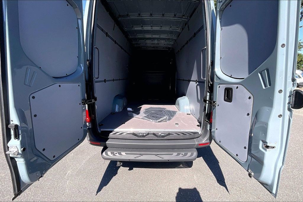 New 2026 Mercedes-Benz Sprinter 2500 image 9