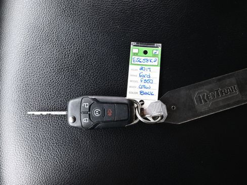 Used 2017 Ford F350 XLT w/ XLT Premium Package image 19