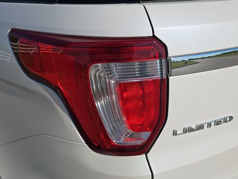Used 2018 Ford Explorer Limited w/ Equipment Group 301A FWD image 35