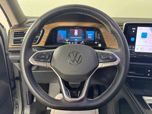 Used 2024 Volkswagen Atlas SE image 13