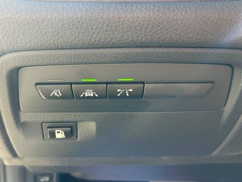 Used 2017 BMW 330e image 21