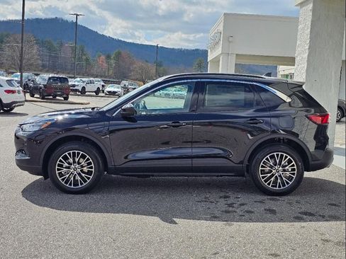 Used 2024 Ford Escape Base image 2