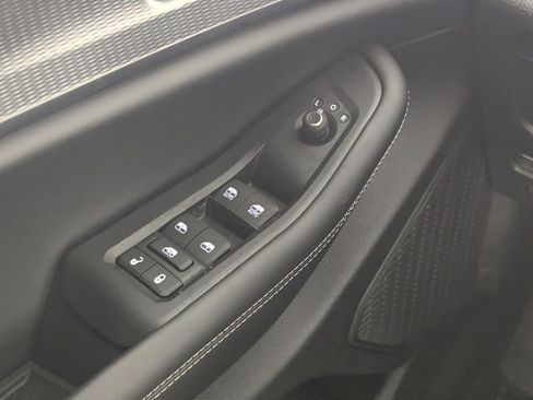 New 2025 Jeep Grand Cherokee L Altitude RWD image 19