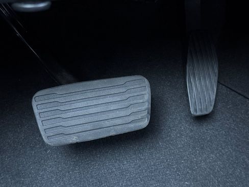 Used 2024 Chevrolet Silverado 1500 LT image 41