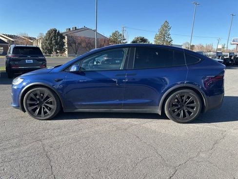 Used 2022 Tesla Model X Plaid image 4