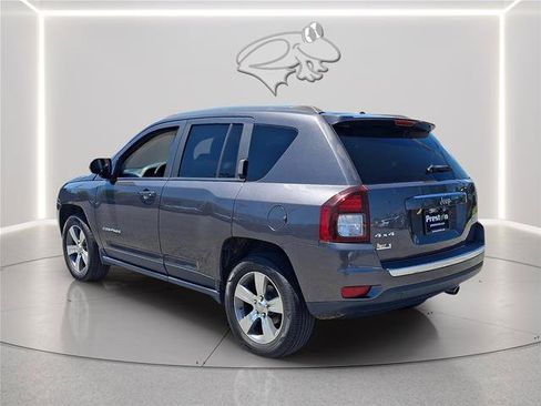 Used 2017 Jeep Compass Latitude AWD/4WD image 3
