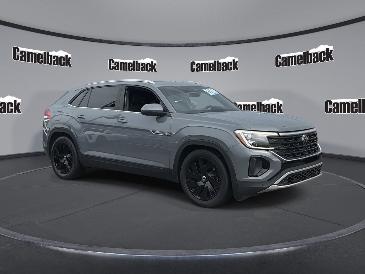 Used 2024 Volkswagen Atlas Cross Sport SE FWD image 1