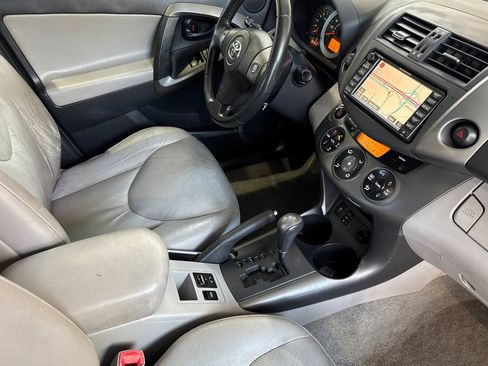 Used 2011 Toyota RAV4 Limited AWD/4WD image 18