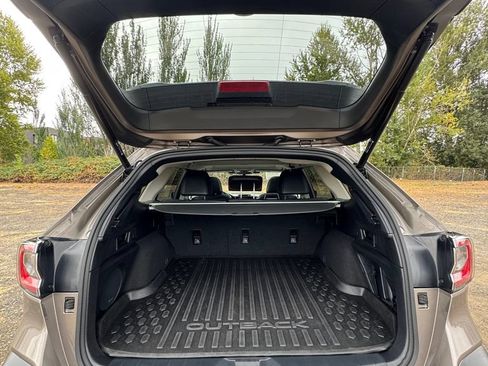 Used 2023 Subaru Outback Limited XT AWD/4WD image 9