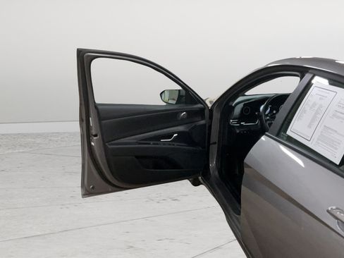 Used 2023 Hyundai Elantra SEL w/ Convenience Package FWD image 17