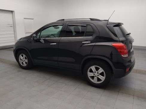Used 2020 Chevrolet Trax LT w/ Sun & Sound Package FWD image 3