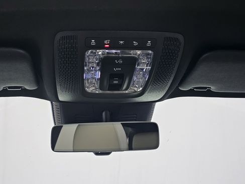 Certified 2025 Mercedes-Benz GLB 250 4MATIC image 33