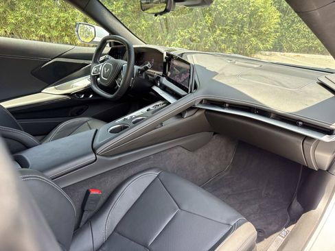 Used 2026 Chevrolet Corvette Stingray Coupe w/ 1LT RWD image 17