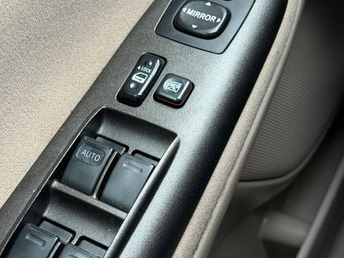 Used 2006 Toyota Camry LE FWD image 30