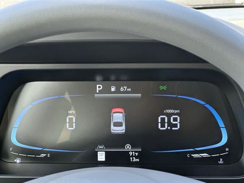 New 2025 Hyundai Elantra SE FWD image 16