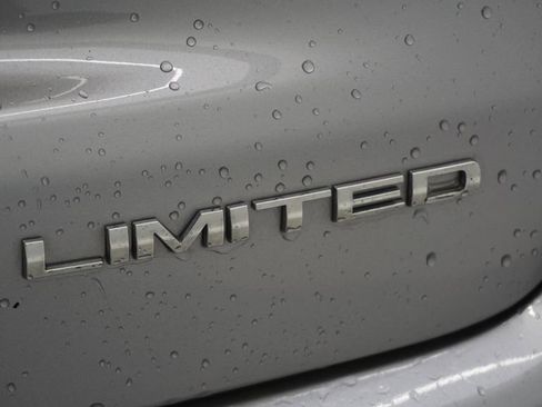 Certified 2018 Jeep Compass Limited image 18