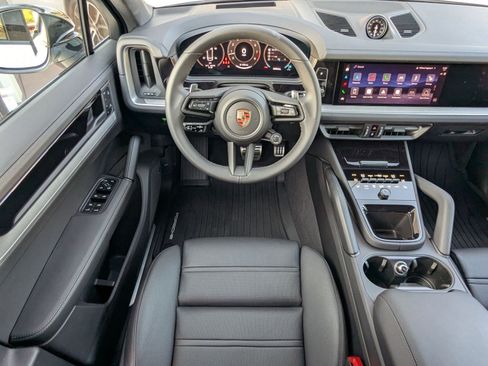 New 2026 Porsche Cayenne S image 15