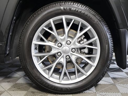 Used 2022 Jeep Grand Cherokee L Summit w/ Advanced Protech Group IV AWD/4WD image 17