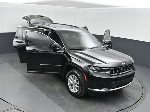 New 2025 Jeep Grand Cherokee L Laredo image 52