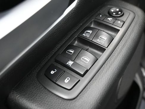 Used 2021 RAM 1500 Big Horn RWD image 15