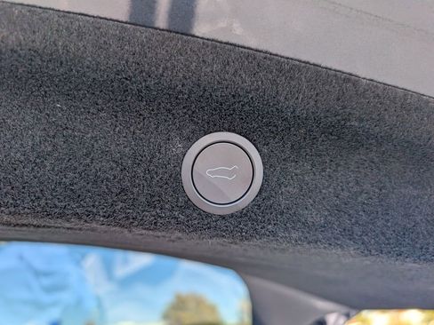 Used 2026 Tesla Model Y Long Range image 8