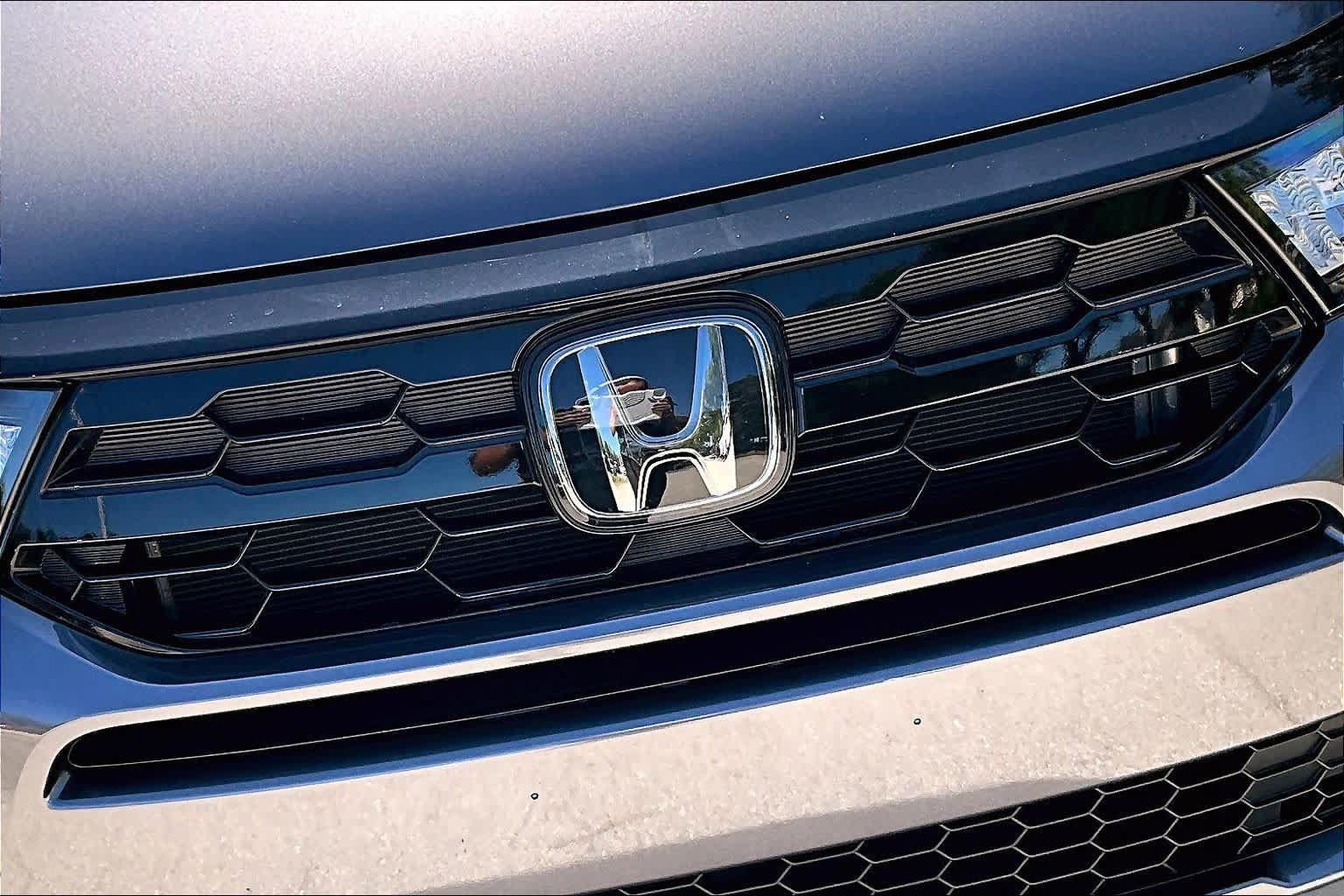Used 2025 Honda Odyssey Elite image 30