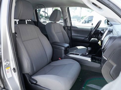 Used 2018 Toyota Tacoma SR5 image 33