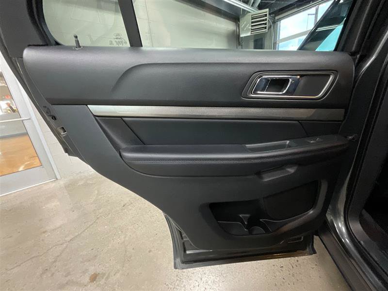 Used 2018 Ford Explorer XLT w/ Class II Trailer Tow Package FWD image 21