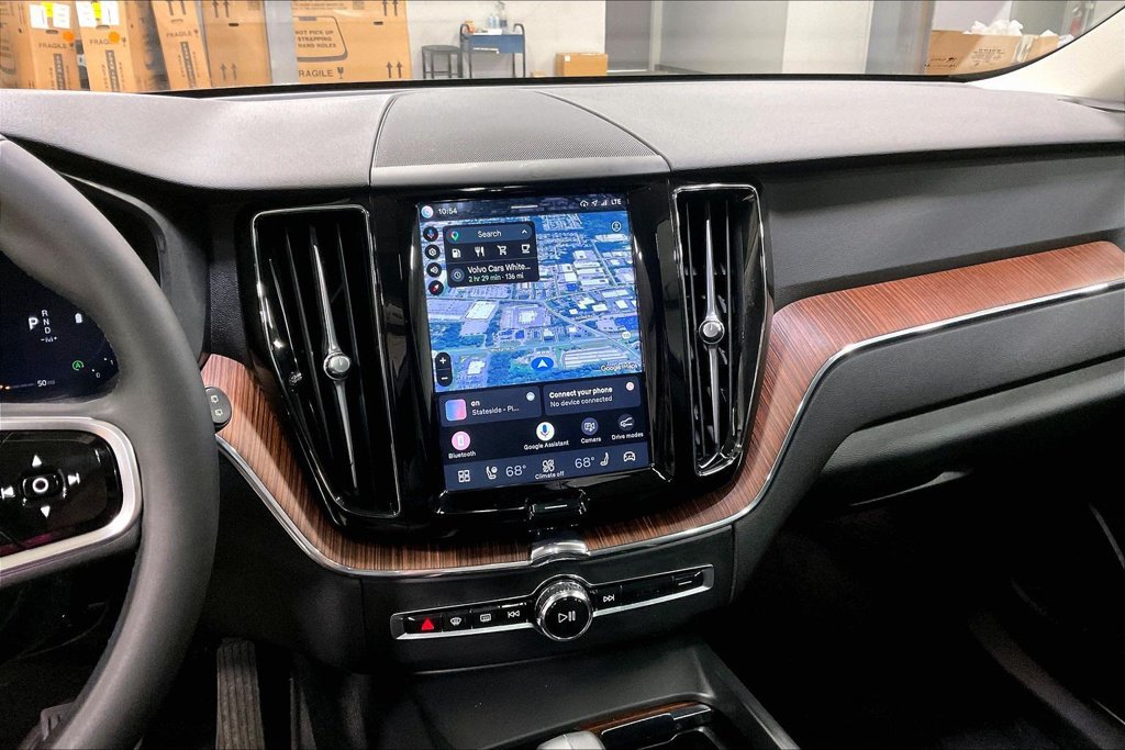 Certified 2024 Volvo XC60 B5 Plus w/ Climate Package AWD/4WD image 16
