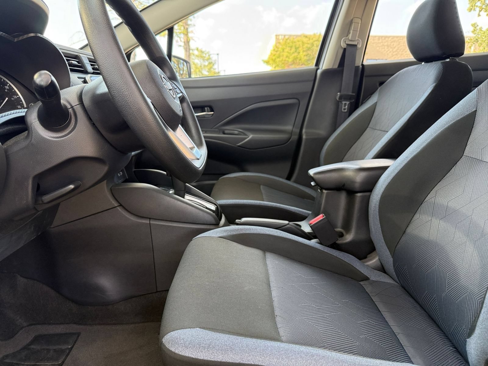 Used 2025 Nissan Versa SV FWD image 22