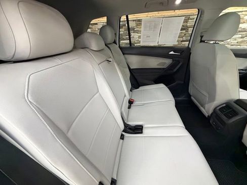 Used 2021 Volkswagen Tiguan SE w/ Panoramic Sunroof Package AWD/4WD image 34