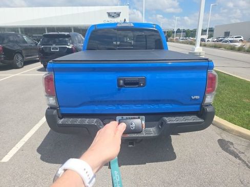 Used 2021 Toyota Tacoma TRD Off-Road AWD/4WD image 7