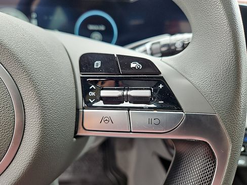 Used 2024 Hyundai Elantra SEL FWD image 19