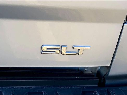 Used 2018 GMC Sierra 1500 SLT w/ SLT Premium Package image 9