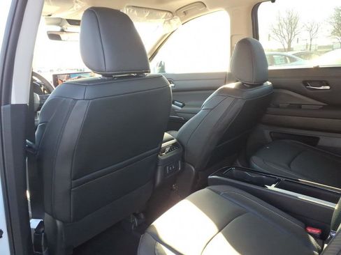 New 2026 Nissan Pathfinder SL image 27