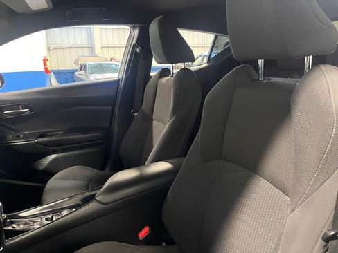 Used 2018 Toyota C-HR XLE image 23