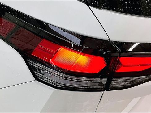 New 2026 Volkswagen Tiguan SE R-Line image 24