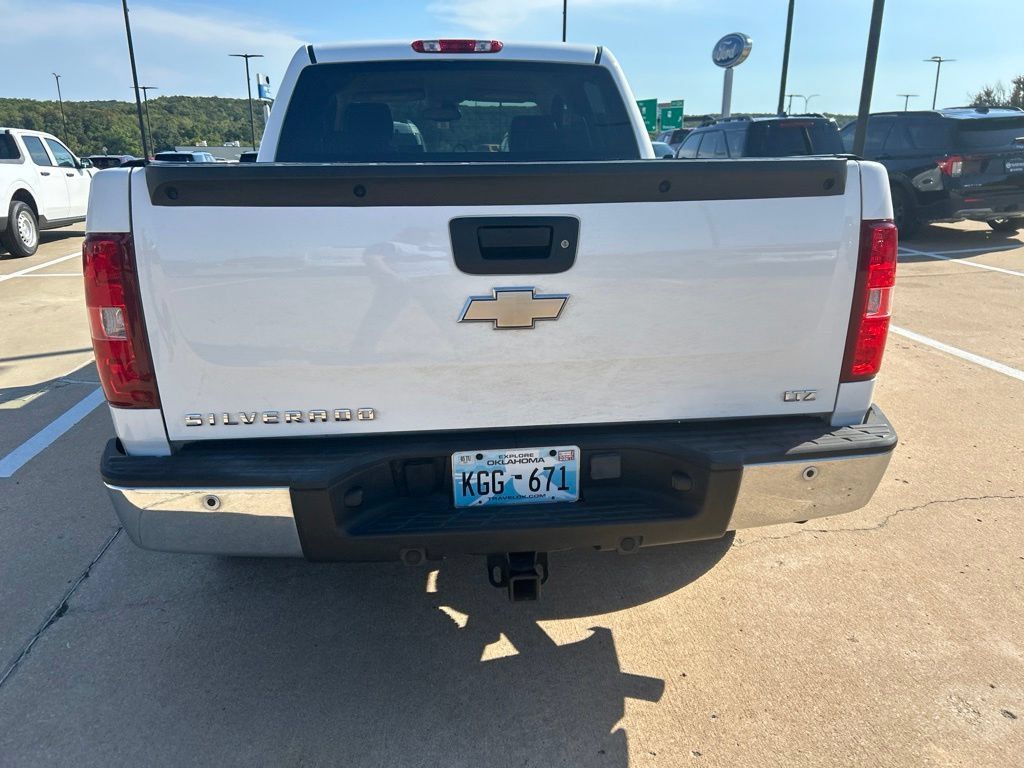 Used 2009 Chevrolet Silverado 1500 LTZ w/ Safety Package AWD/4WD image 5