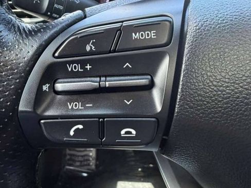 Used 2019 Hyundai Veloster Turbo FWD image 16