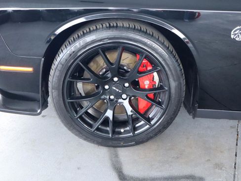 Used 2016 Dodge Challenger SRT Hellcat RWD image 12