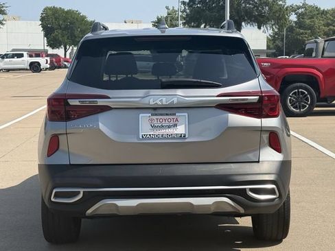 Used 2022 Kia Seltos Nightfall Edition AWD/4WD image 5